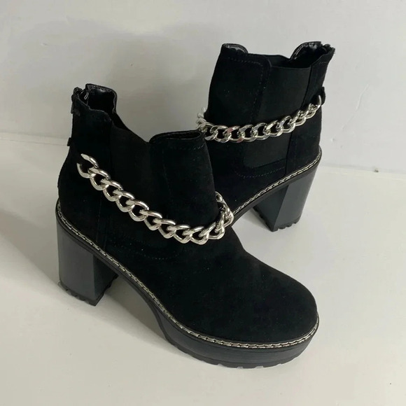 OLIVIA MILLER Afternoon Gaze Chelsea Boots - Picture 2 of 8